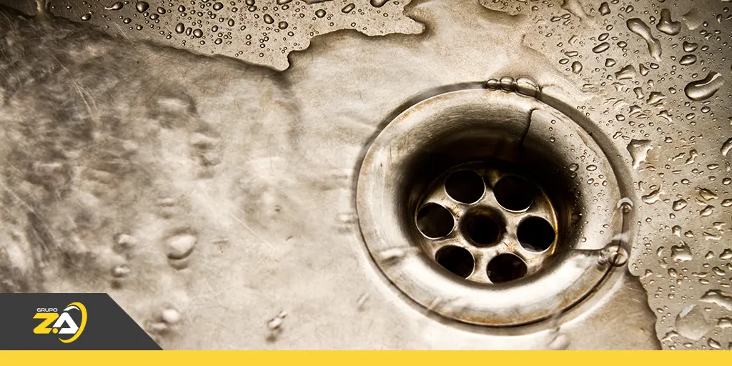 Sinais que sua pia precisa de um desentupimento preventivo