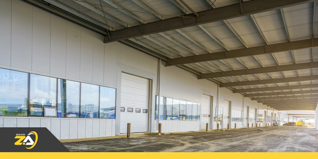 Infiltrações silenciosas em galpões e indústrias: como identificar antes do prejuízo?